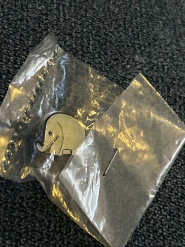 Pin anstecker drumbo von - anstecker, luigi