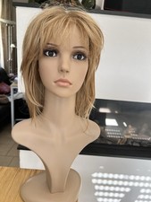 Damenbüste mit Kopf und Perücke