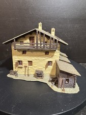 H0 Wohngebäude mit Schuppen Bayern Gebirge Alpen Schmutz/Kratzer