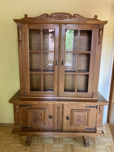 Geschirrschrank