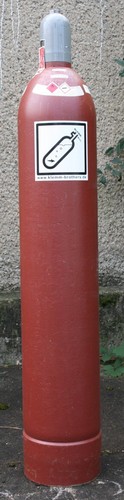 Gefüllte eigentumsflasche - gefüllte,