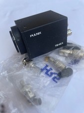Pulnix TM-6EX  CCD Monochrom Videokamera  mit  diversen lee Steckern zur Kamera
