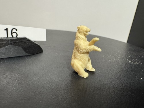 Mek eisbär sitzend - h0,