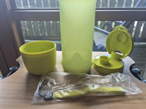 Neu tupperware trinflasche mit - neu,
