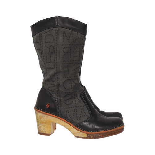 The art company stiefel - company,,