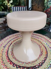 Space Age Tulpenfuß Hocker