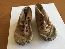 Alte Kinderschuhe aus dem Jahre 1924