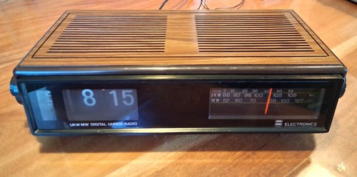 Klappzahlenwecker mit radio - klappzahlenwecker,