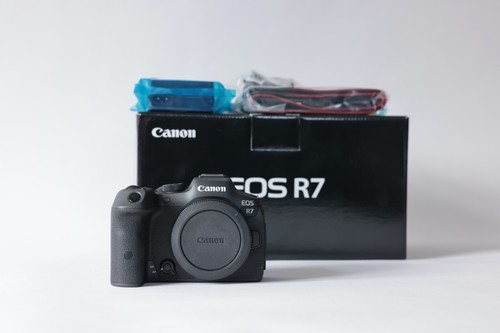 Canon eos body 0 - r7, 0%