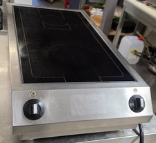 Mobiles Induktions-Kochfeld der Firma Salvis, 5kW, 2 Kochstellen, 400 Volt, 