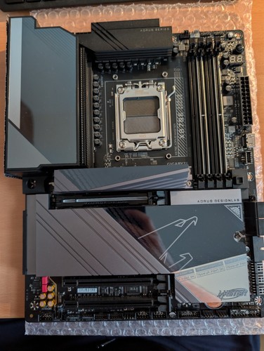 Gigabyte x870e aorus - gigabyte, master
