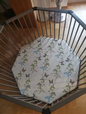 Großer Laufstall mit Zubehör