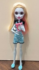 Monster High Puppe Abbey Bominable Dead Tired Todmüde