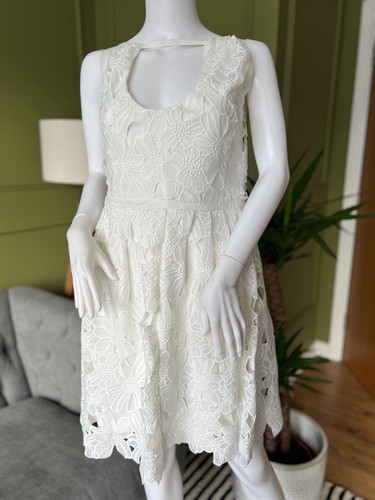 Brandneu mit etikett adrianna - brandneu,