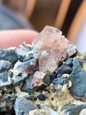 Min.Erzgebirge Rachität Rosa Fluorit Oktaeder,Stokesit XX  von Breitenbrunn