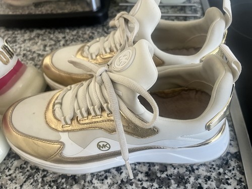Die schuhe weisen - die,