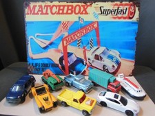 Matchbox Konvolut 8 Modelle incl. Schild, von alt-neuw. und def.-gut!