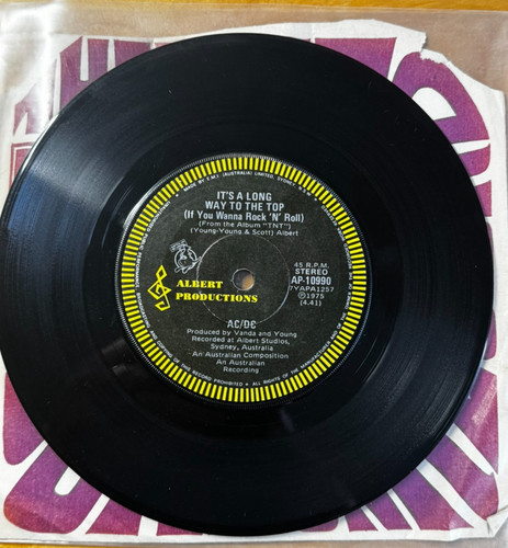 Au1975 it s a - ac/dc,