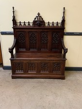 Antik - Imposante Neogotische