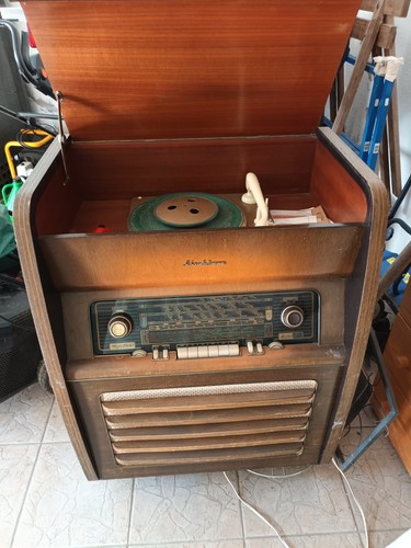 Radio mit plattenspieler - radio,