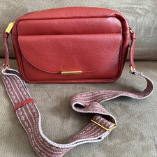 Neu!  Rote Umhängetasche