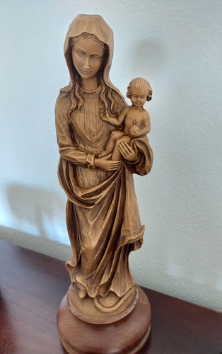 Geschnitzte holzfigur - geschnitzte,