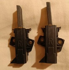 AEG  4006020343 Satz (2 Stück) Kohlebürsten Rechts - NEU 