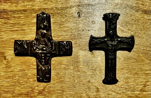 Wandkreuz metall 1972 - 2x,