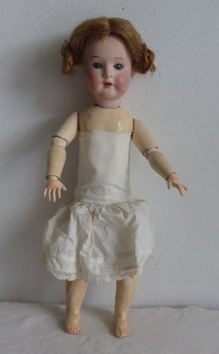 Antike puppe mit porzellankopf - puppe,