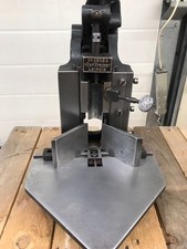 KARL KRAUSE - Leipzig  Eckenrundstanze, Eckenstanze,Eckenrundstoßgäret,Buchdruck