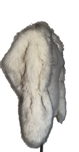 Off white simulted artic fox - artic,