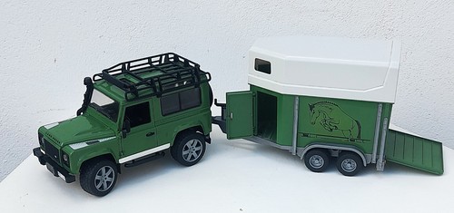 Bruder jeep 02590 mit - jeep,