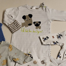 weißer Schlafanzug, Strampler