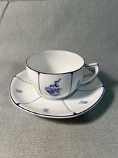 Antike Fraureuth Porzellan Kaffeetasse mit UT Blaues Blumenmotiv 1900–1925