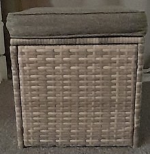 Sitzhocker aus kunstoff Rattan mit kissen