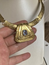 Eleganter Goldfarbene Kollier