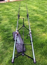 Angelset Karpfen 2 Karpfenruten 3,00m 2 Rollen Rod Pod 2 elektr Bissanzeiger Top