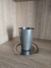 "Zinnbecher mit Untersetzer"