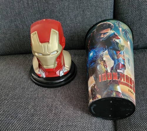 Iron man figur und helm - und,