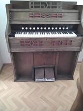 Altes Harmonium Bespielbar