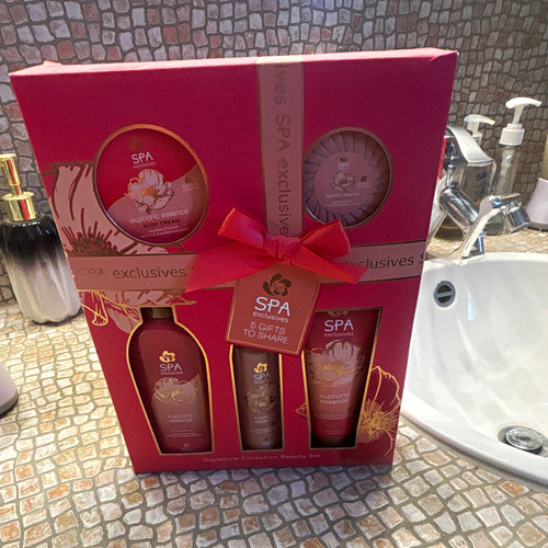 Spa exclusives signature - exclusives,