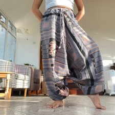 Grau Schwarz Beige Thai