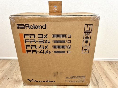 Roland v akkordeon - roland, bk