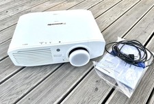 Panasonic PT-AH1000E Full HD LCD Professional Desktop Projektor Heimkino Beamer