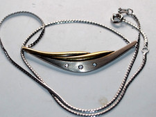 STYLISCHES 92STERLINGSILBER-TEILVERGOLDET MIT 3 ZIRKONEN; LÄNGE 41cm,MITTE 6x1cm