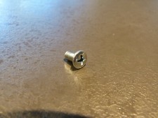 % Schraube für Fensterkurbel