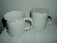 Friesland 2 x Kaffeebecher Jeverland weiß -NICHT(!) neu- stapelbar Henkel-Becher