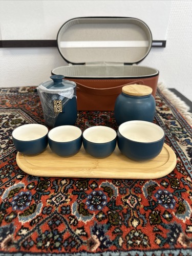 Tragbares teeset eine - eine, tasse