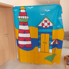 Duschvorhang, bunt mit Strandhaus und Leuchtturm, Ferienstimmung im Badezimmer
