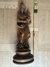 Handgeschnitzte Holzfigur